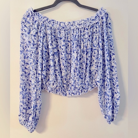 Printed off the shoulder Top - Picture 2 of 9